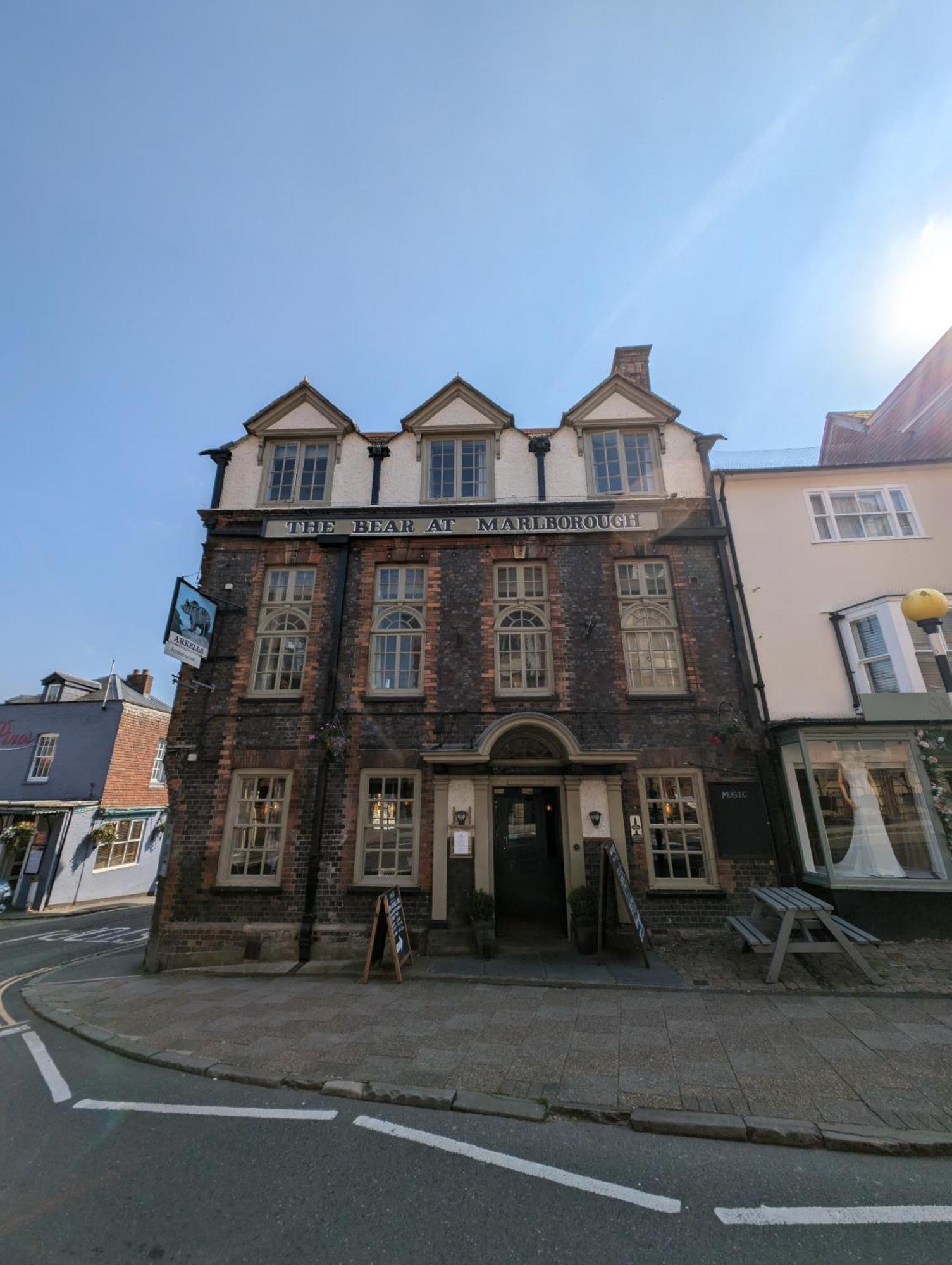 The Bear Marlborough Hotel Exterior foto